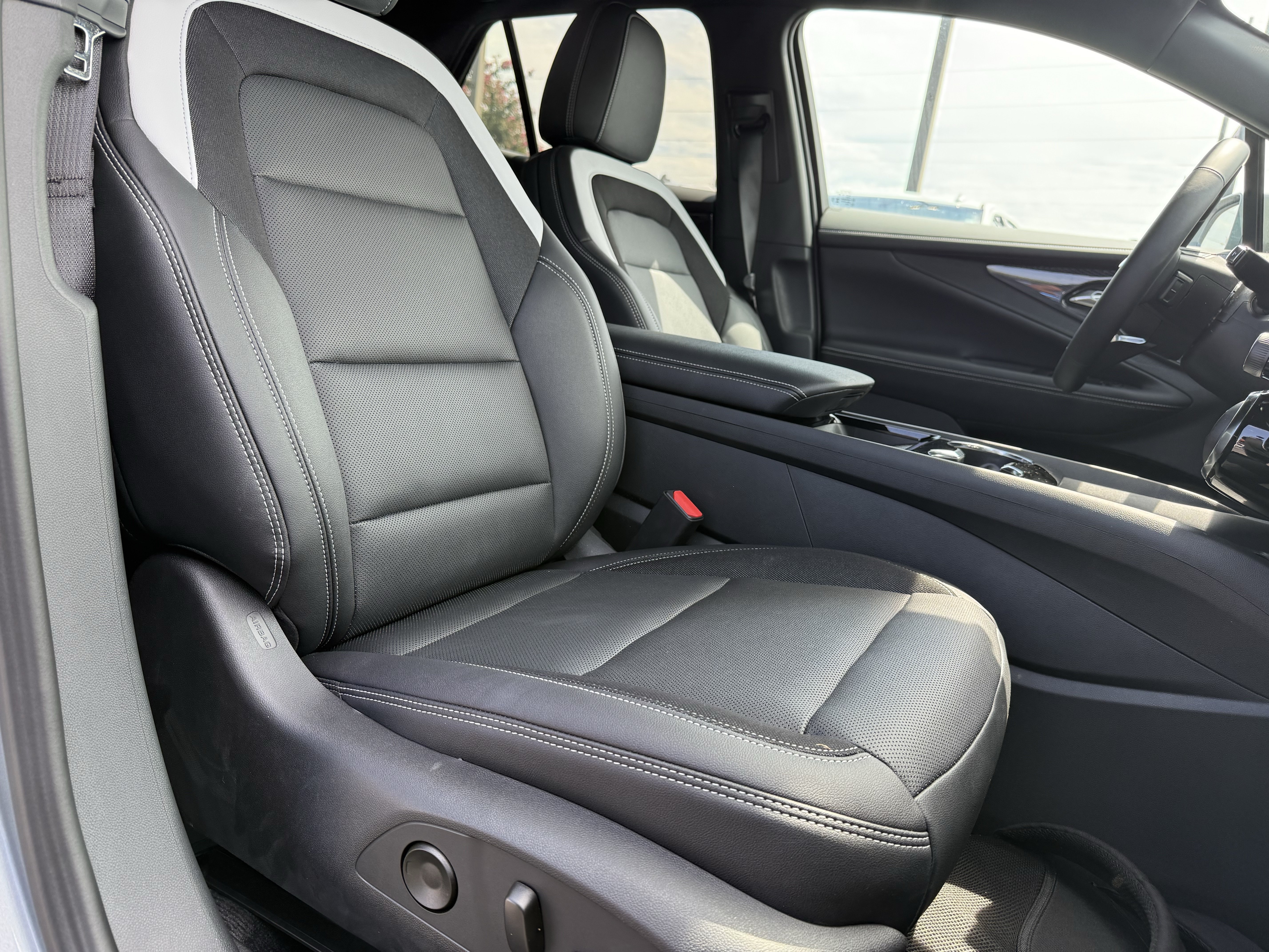 New 2026 Chevrolet Blazer EV LT FWD image 32