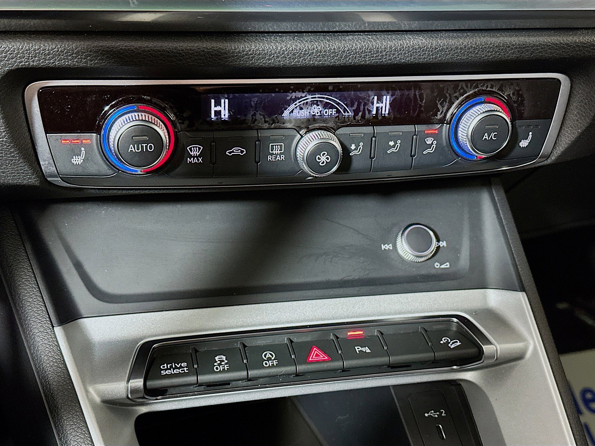 Used 2025 Audi Q3 2.0T Premium image 15