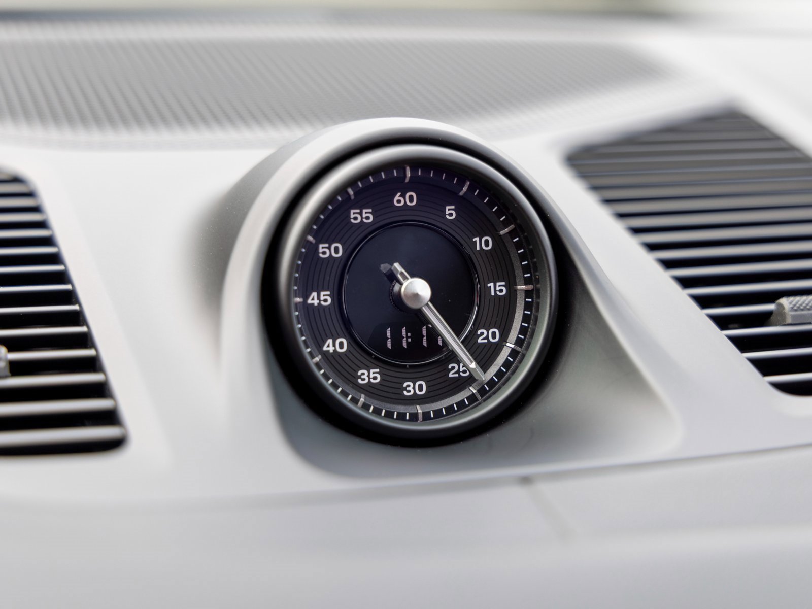 New 2026 Porsche Cayenne S image 34