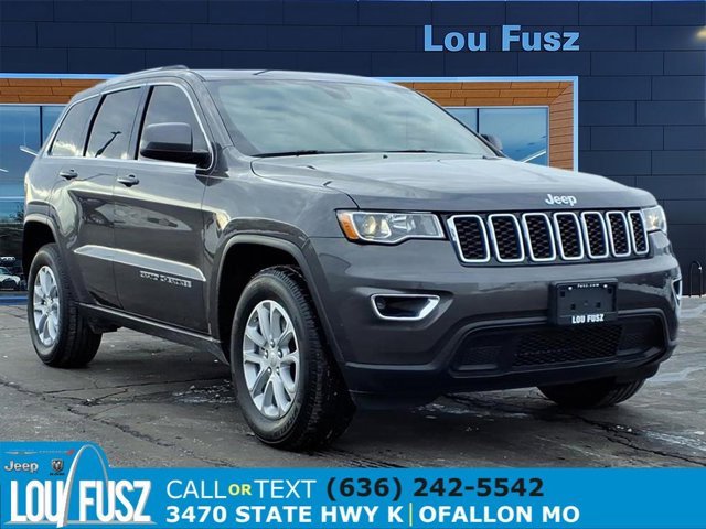 Used 2021 Jeep Grand Cherokee Laredo image 1