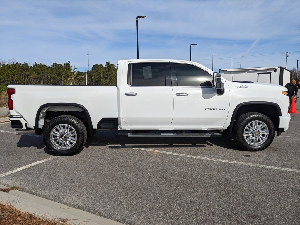 Used 2022 Chevrolet Silverado 2500 High Country w/ Safety Package II image 25