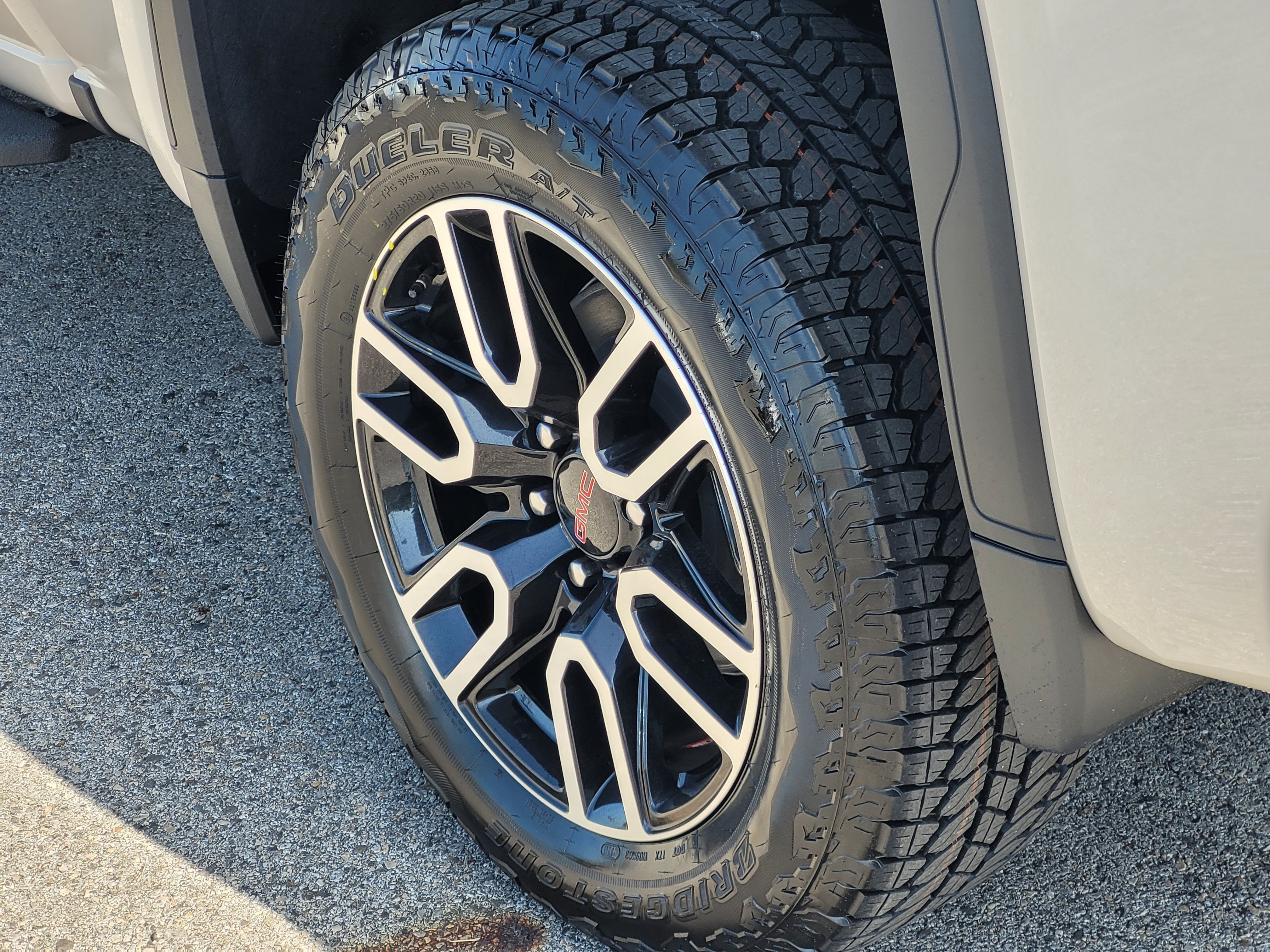New 2026 GMC Sierra 1500 AT4 w/ AT4 Premium Package AWD/4WD image 7