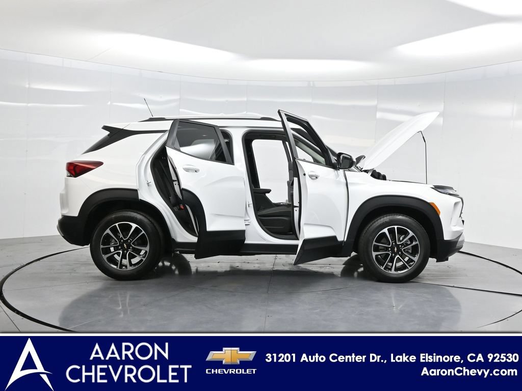 New 2025 Chevrolet TrailBlazer LT w/ Convenience Package AWD/4WD image 3