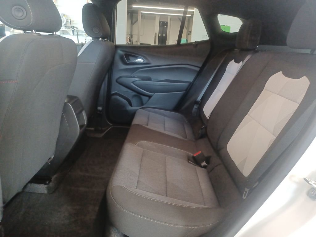 Used 2024 Chevrolet Trax RS image 21