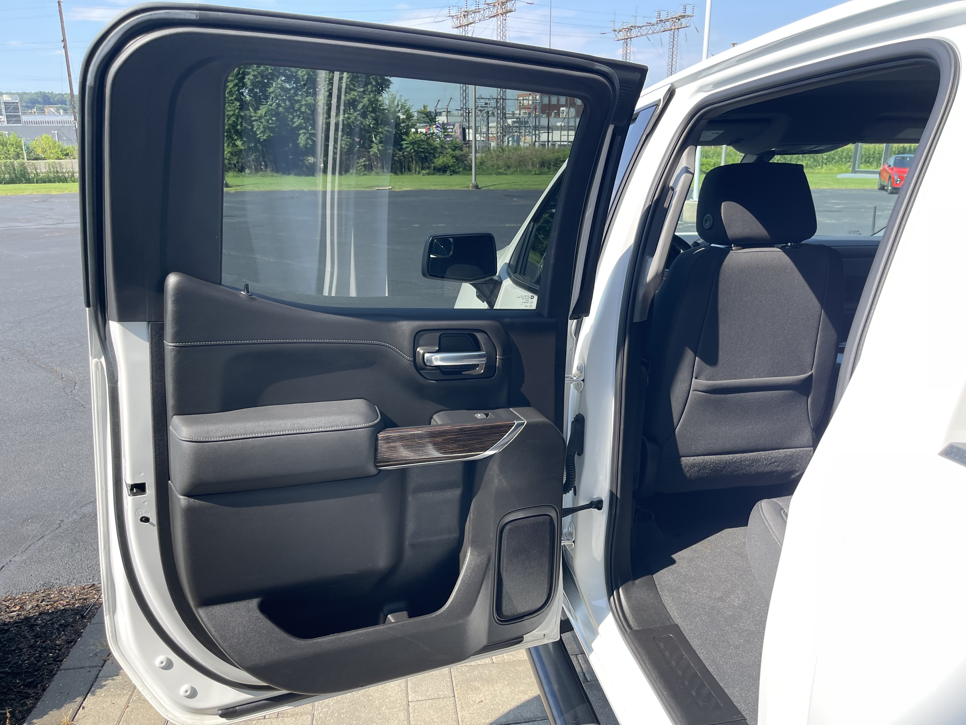 Used 2021 GMC Sierra 1500 Elevation w/ X31 Off-Road Package AWD/4WD image 13