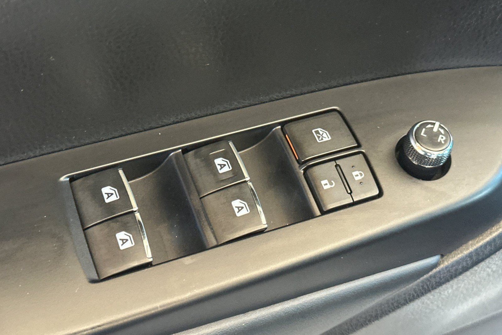 Used 2019 Toyota Highlander Limited Platinum AWD/4WD image 13