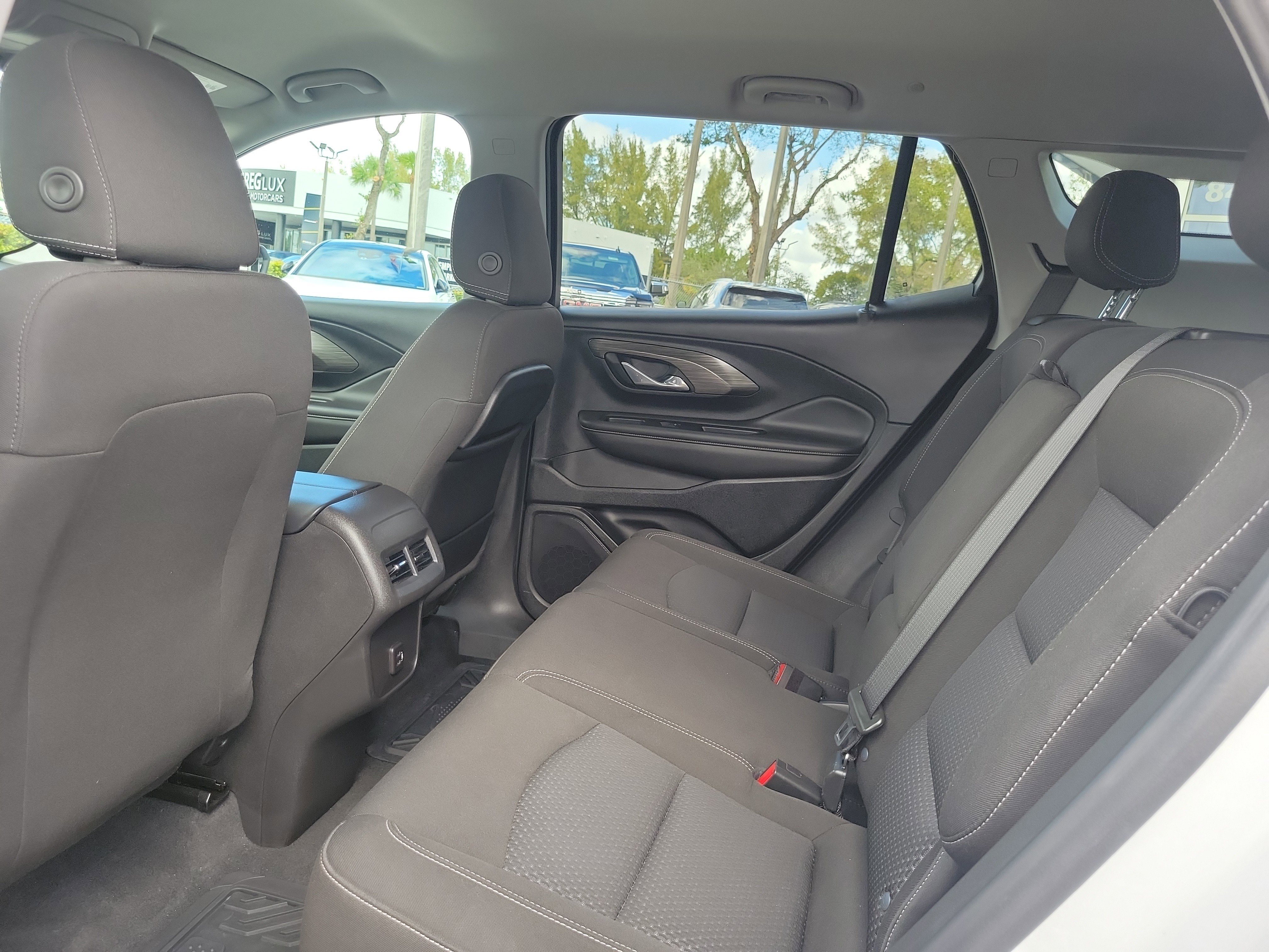 Used 2023 GMC Terrain SLE image 12