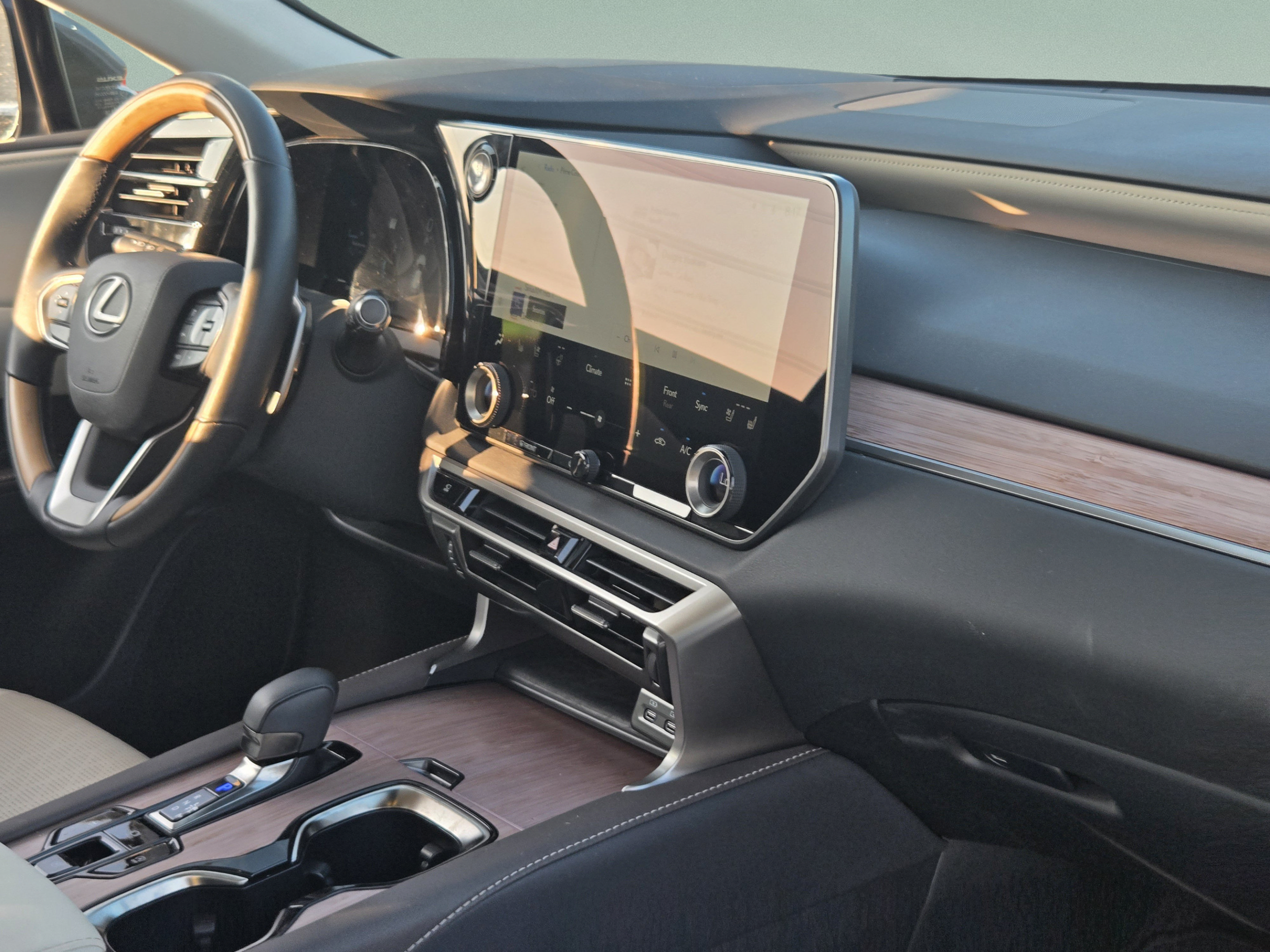 Certified 2025 Lexus RX 350 Premium Plus w/ Accessory Package (Z1) FWD image 28