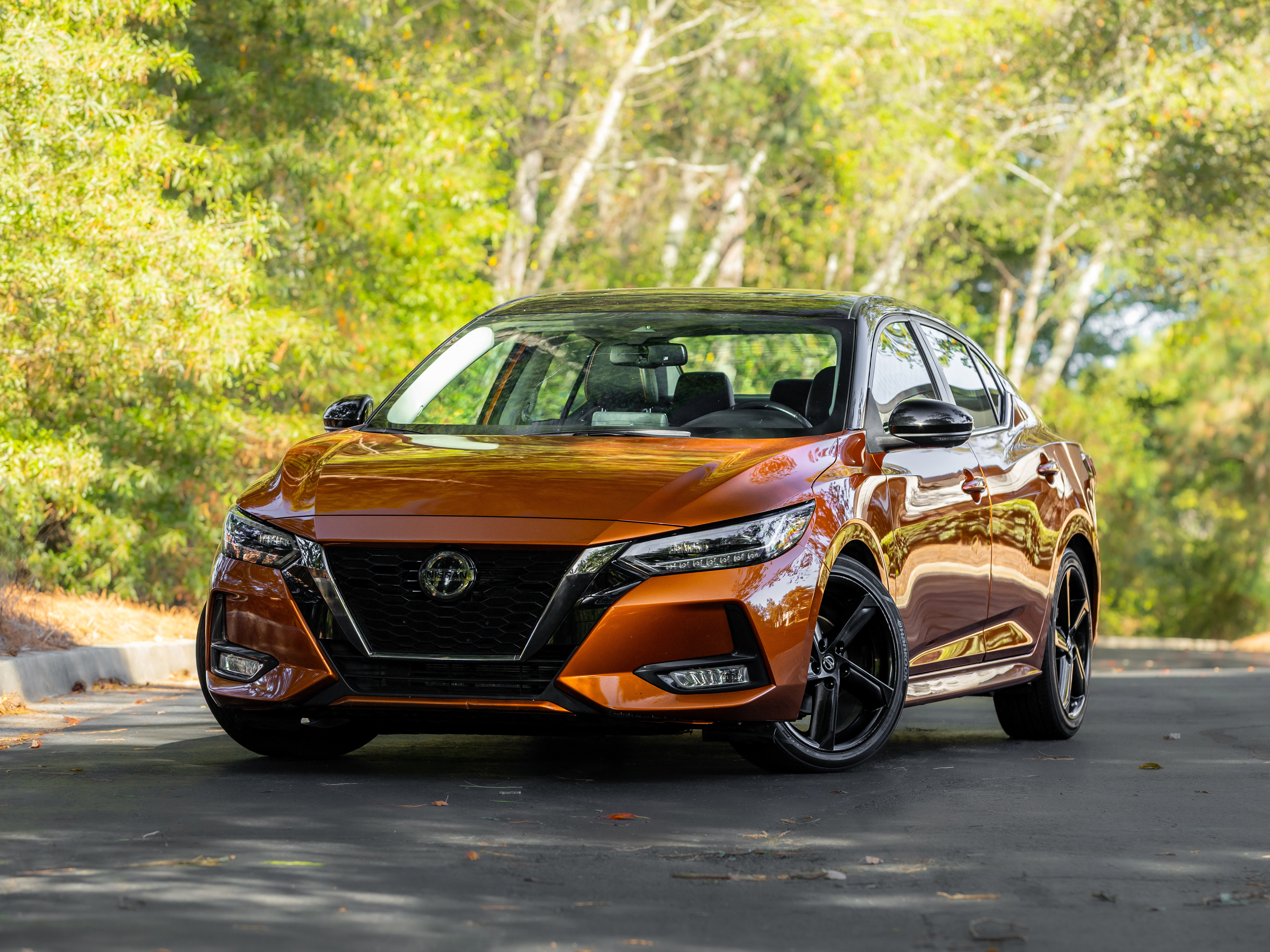 Used 2021 Nissan Sentra SR w/ SR Premium Package image 2