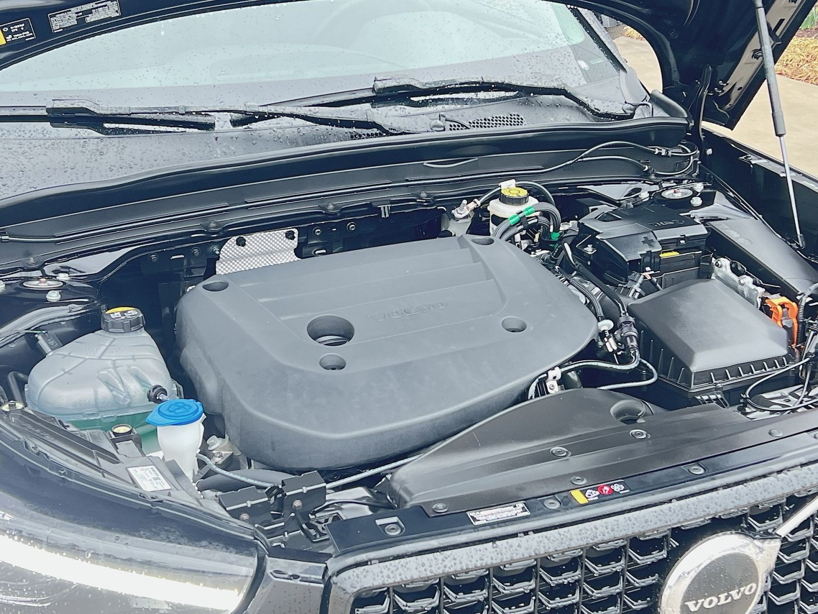 New 2026 Volvo XC40 B5 Plus w/ Protection Package Premier AWD/4WD image 28