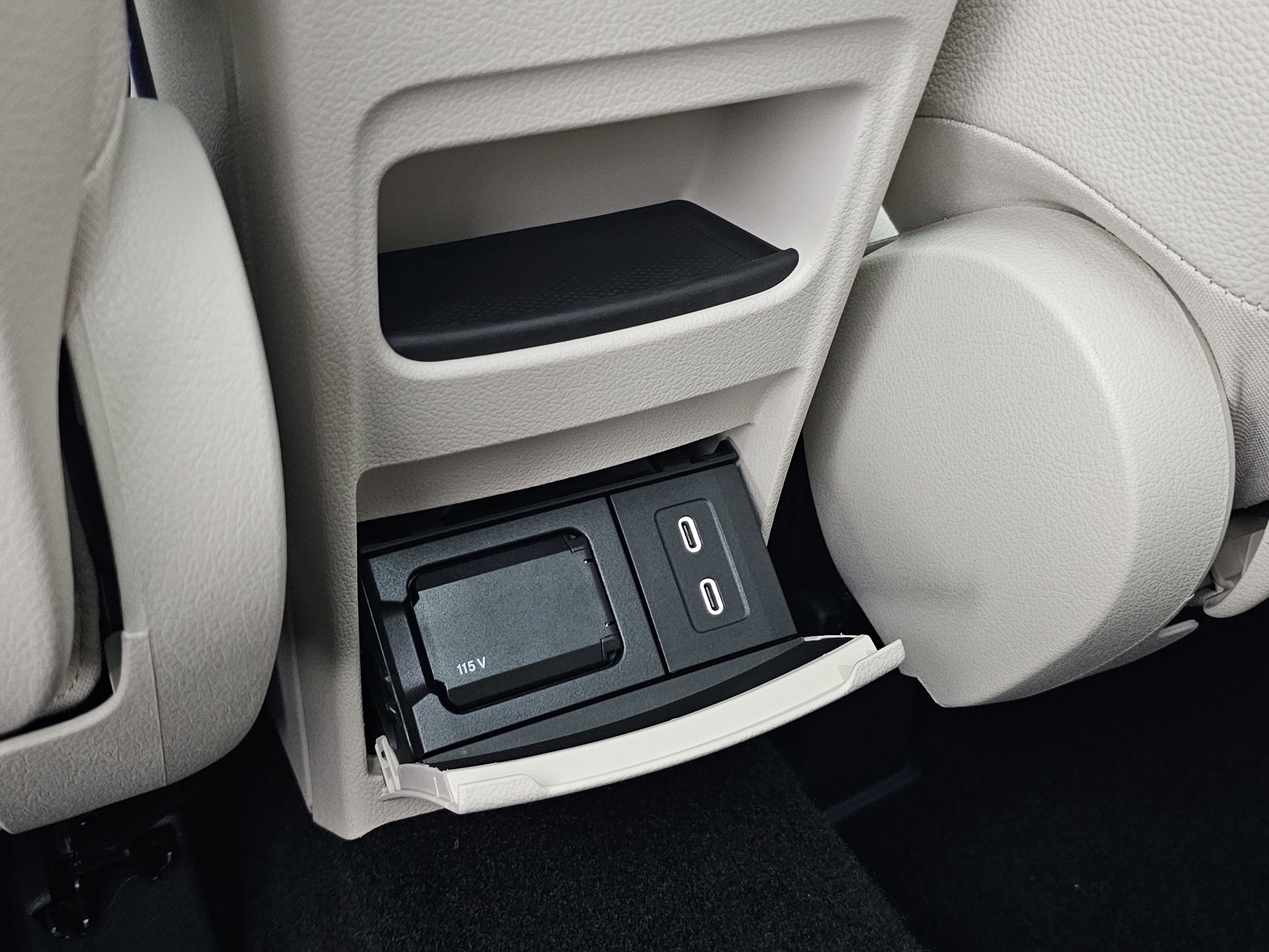 New 2026 Mercedes-Benz GLB 250 4MATIC image 33