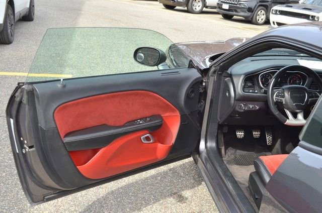 Used 2015 Dodge Challenger SRT image 15
