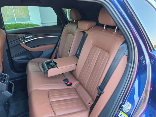 Used 2022 Audi e-tron Premium w/ Towing Package AWD/4WD image 39