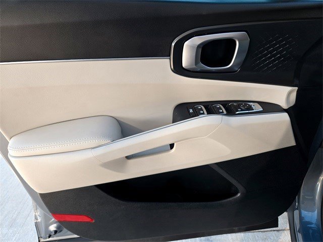 Used 2025 Kia Sorento EX image 35