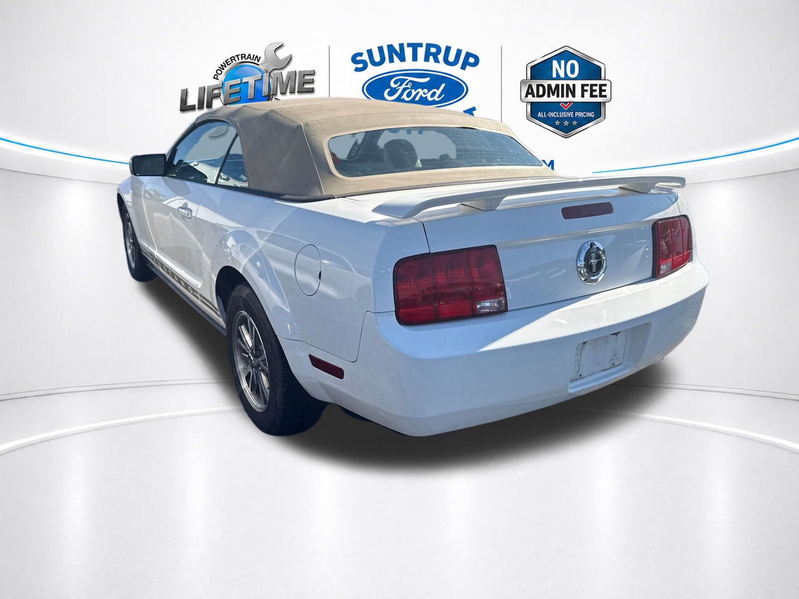 Used 2005 Ford Mustang Convertible RWD image 9
