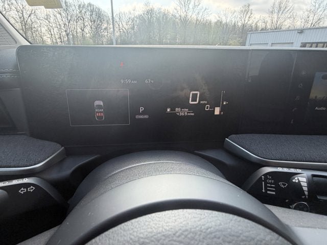 Used 2025 Nissan Kicks SV AWD/4WD image 16
