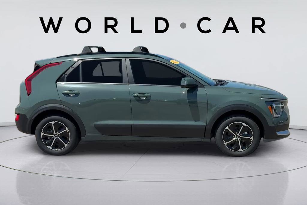New 2025 Kia Niro EX image 2