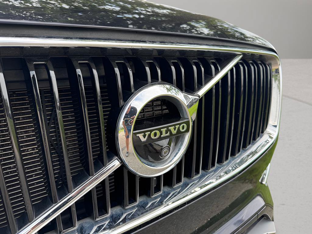 Used 2017 Volvo XC90 T6 Momentum w/ Vision Package AWD/4WD image 12