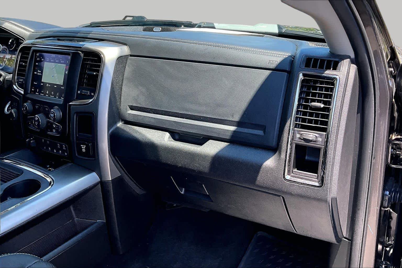 Used 2018 RAM 2500 Laramie w/ Sport Appearance Group AWD/4WD image 18