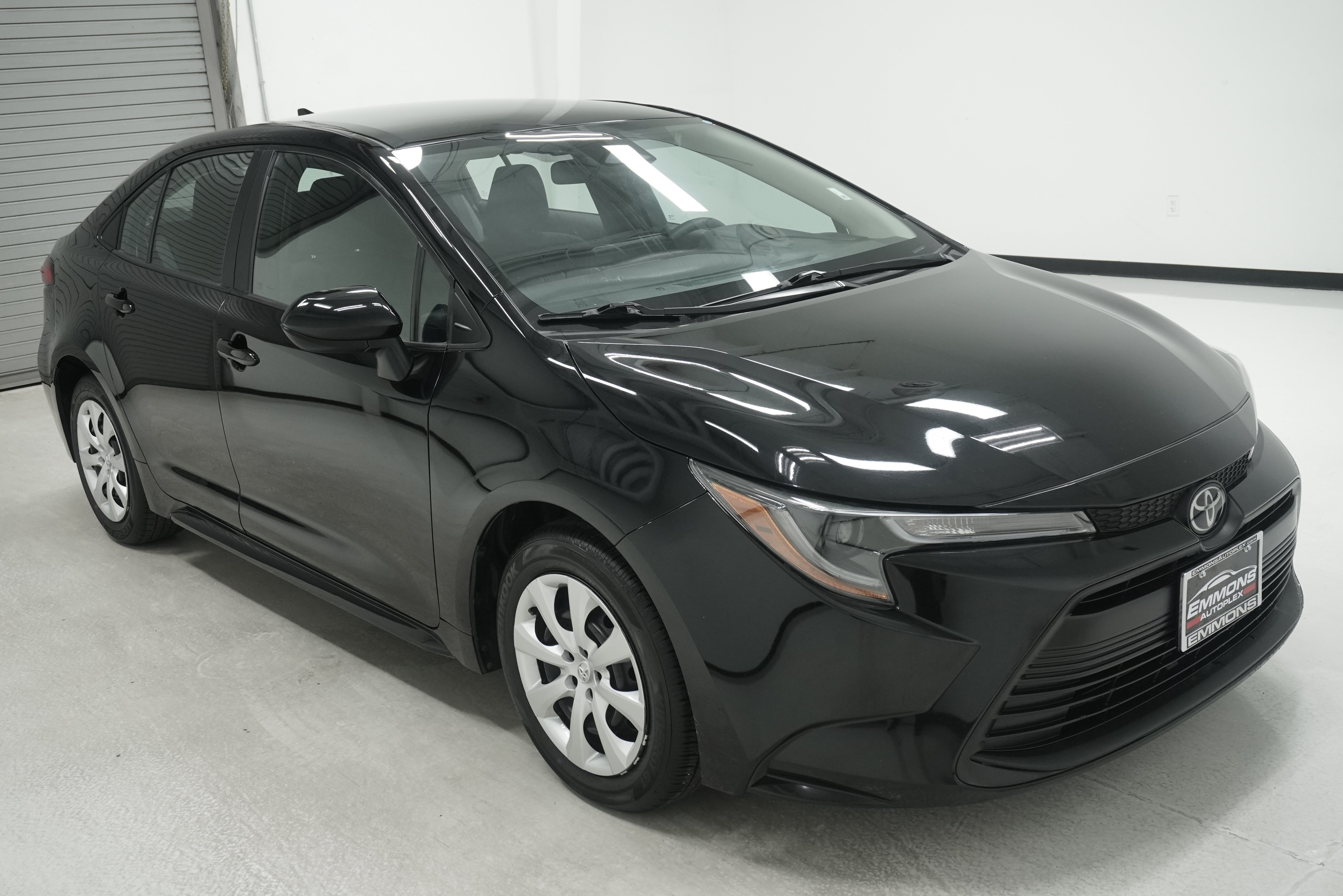Used 2024 Toyota Corolla LE FWD image 3