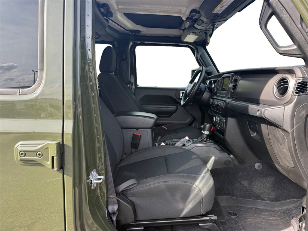 Used 2022 Jeep Gladiator Sport image 15