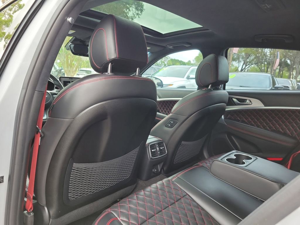 Used 2022 Genesis G70 3.3T RWD image 13