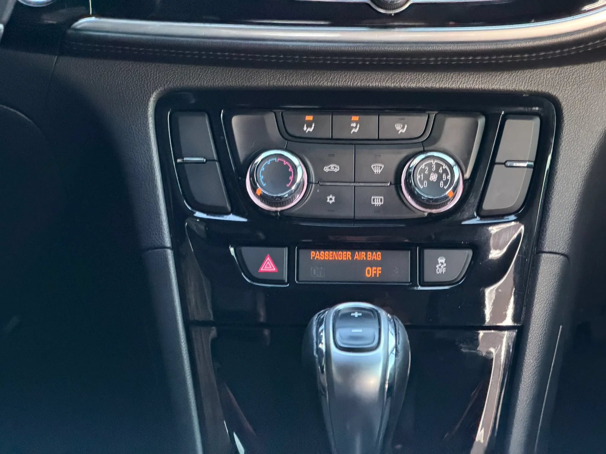 Used 2019 Buick Encore Preferred AWD/4WD image 22