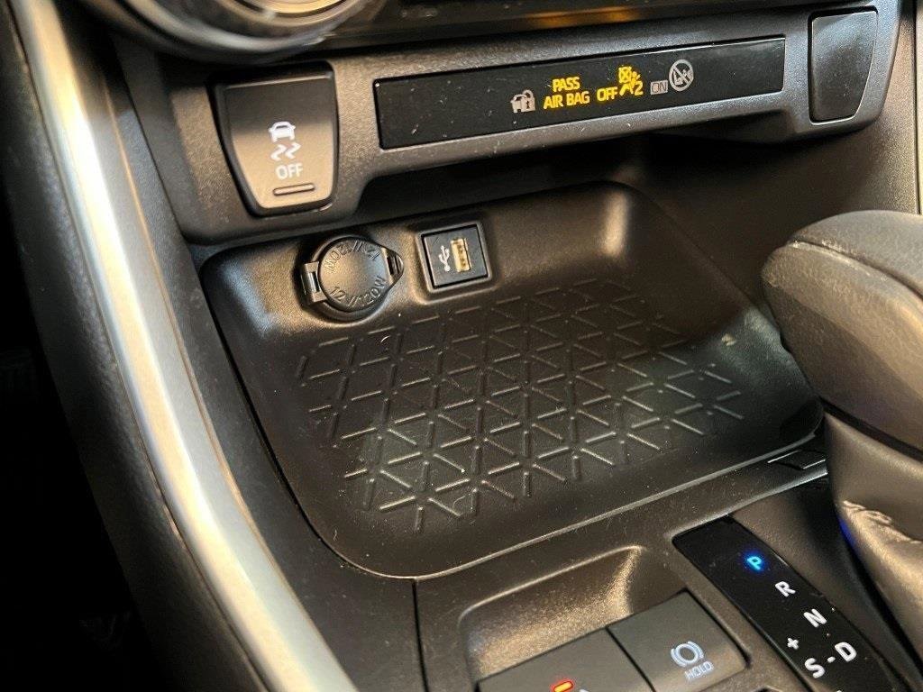 Used 2024 Toyota RAV4 XLE image 46