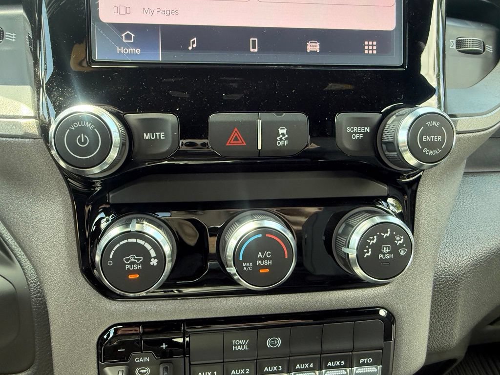 New 2026 RAM 3500 Tradesman w/ Chrome Appearance Group A AWD/4WD image 25