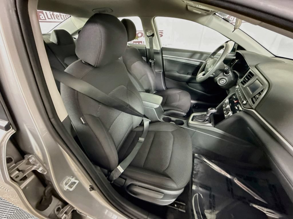 Used 2020 Hyundai Elantra SE w/ Cargo Package (C1) FWD image 28