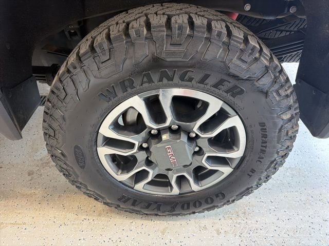 Used 2024 GMC Sierra 3500 SLT w/ SLT Premium Package image 14