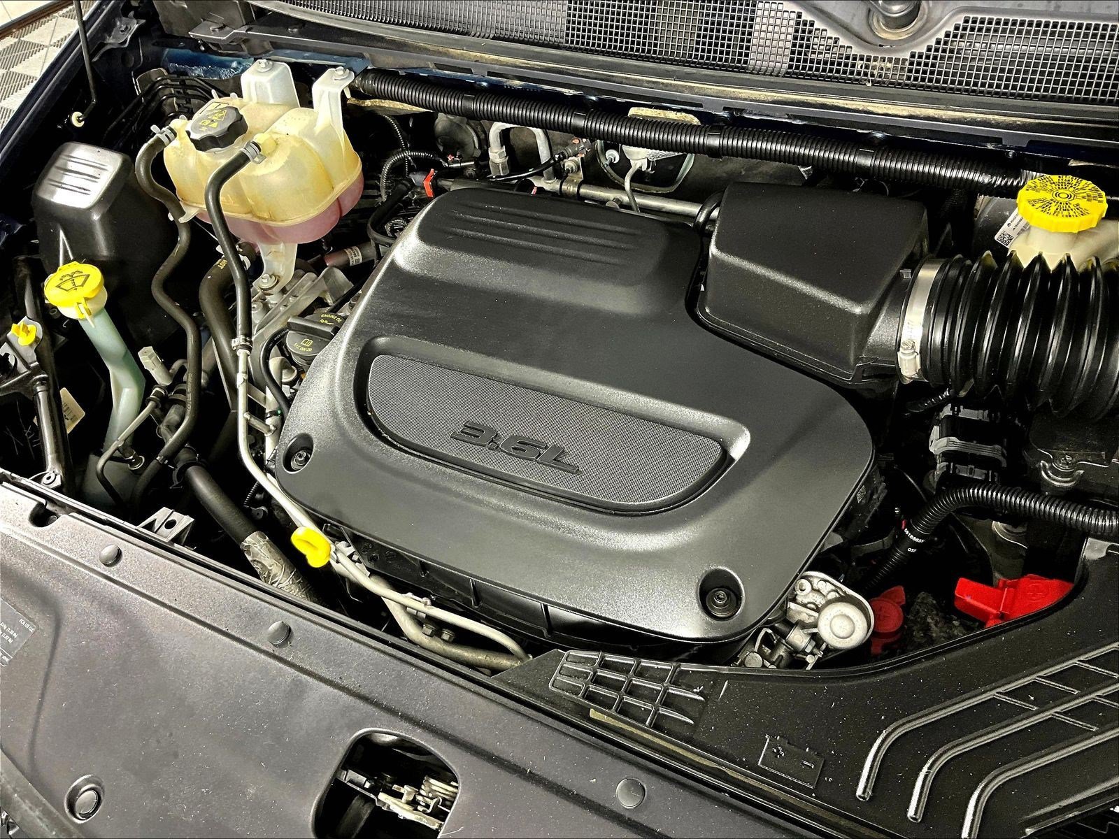 Used 2021 Chrysler Pacifica Touring-L FWD image 30