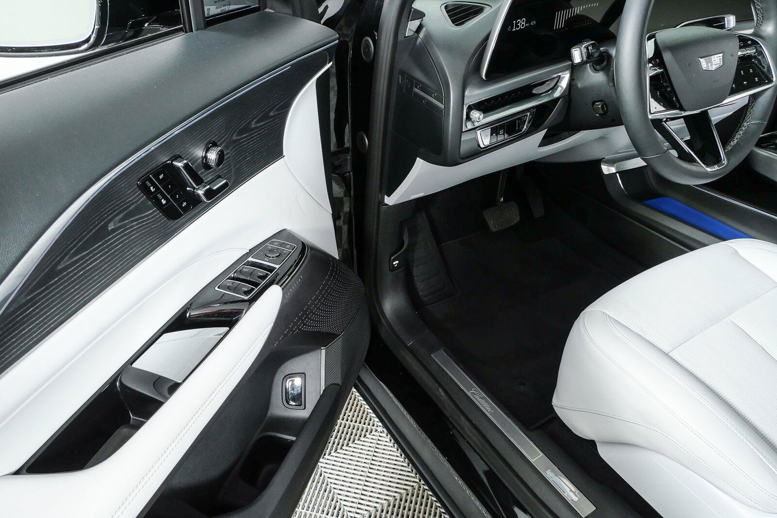 Certified 2024 Cadillac Lyriq Sport RWD image 7