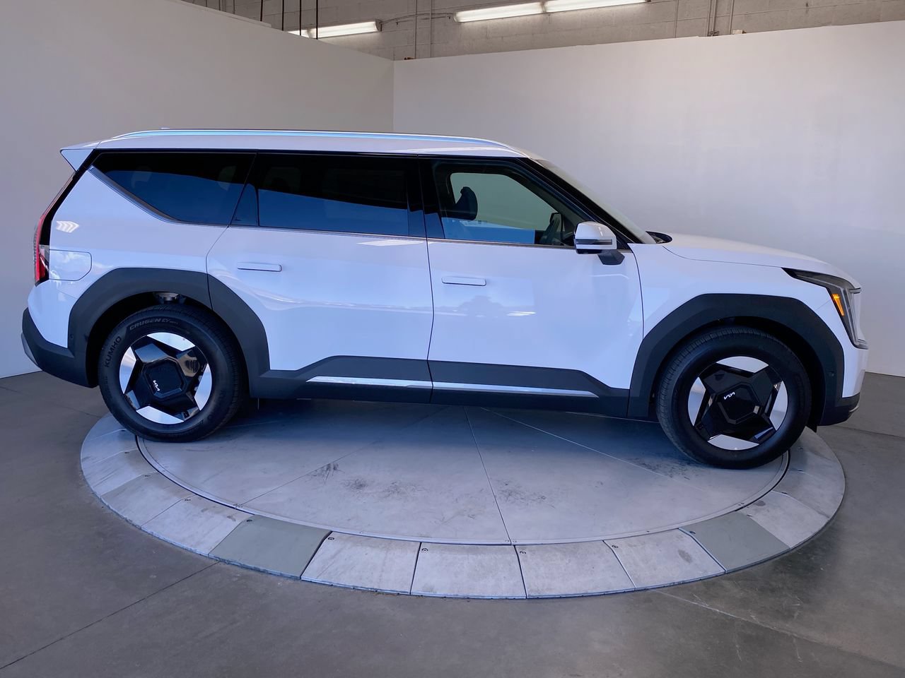 New 2026 Kia EV9 Wind AWD/4WD image 6