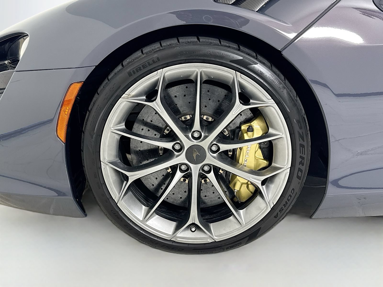 Used 2025 McLaren Artura RWD image 9