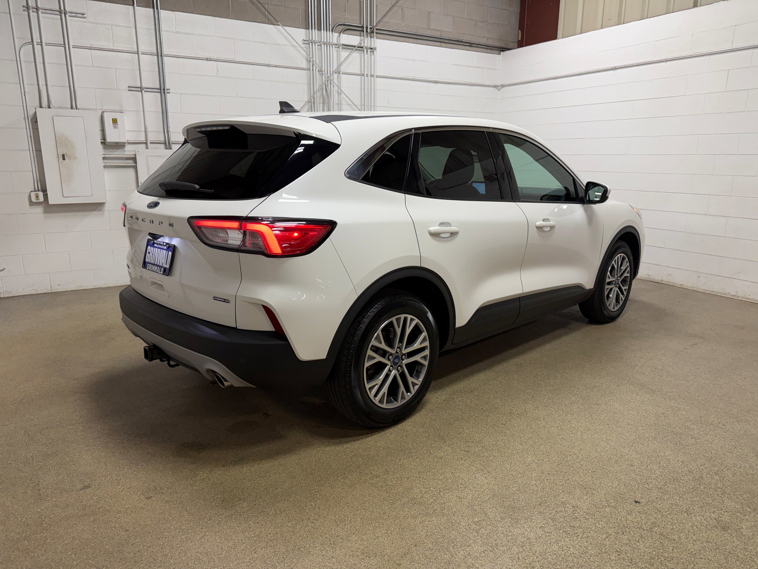 Certified 2022 Ford Escape SEL w/ Technology Package AWD/4WD image 8