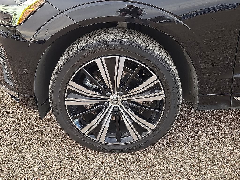 Certified 2023 Volvo XC60 B5 Plus w/ Climate Package image 11