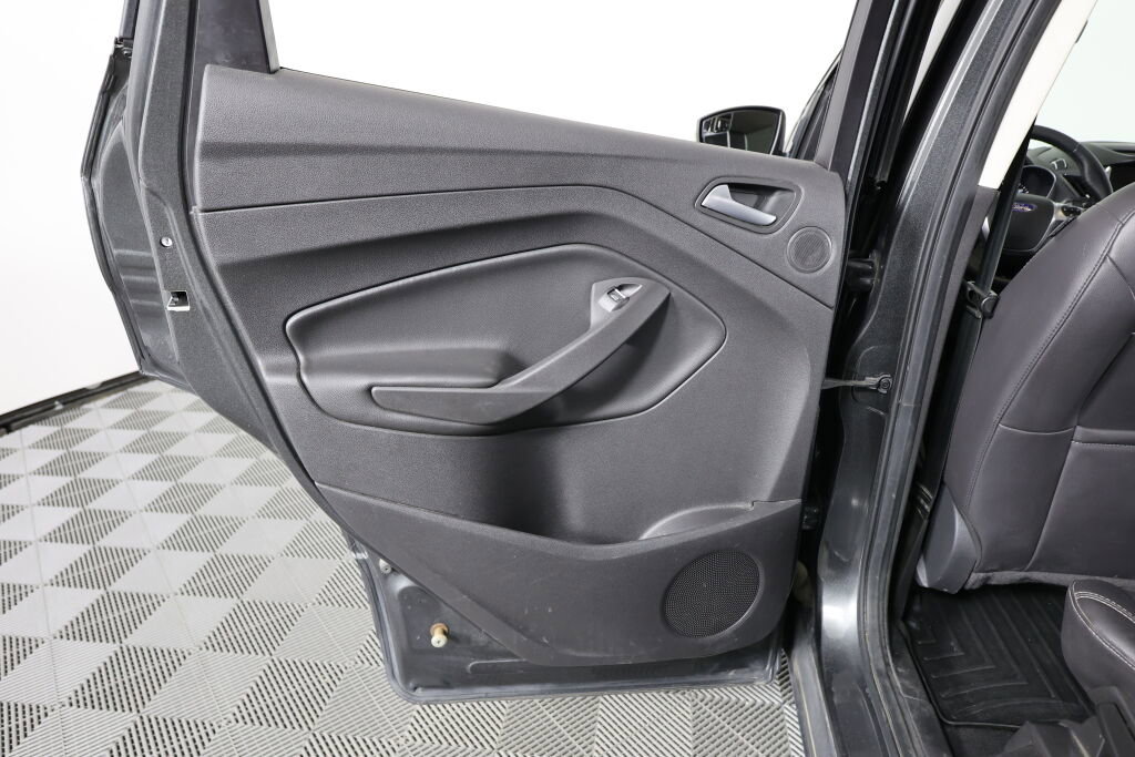 Used 2016 Ford Escape Titanium image 14