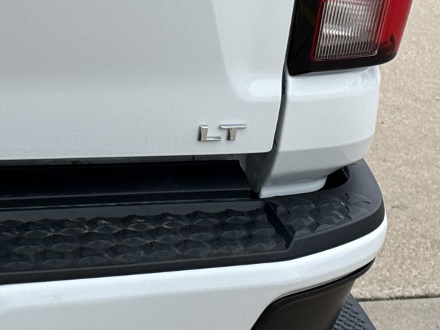 Used 2024 Chevrolet Colorado LT w/ LT Convenience Package III RWD image 10