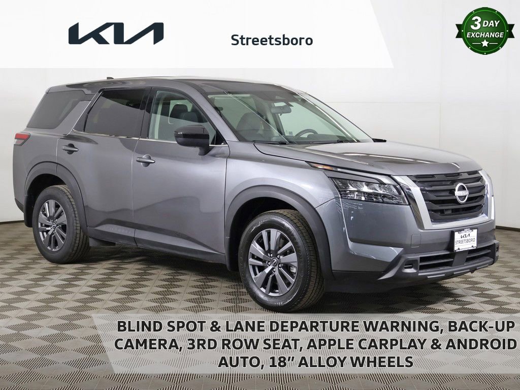 Used 2024 Nissan Pathfinder S image 1