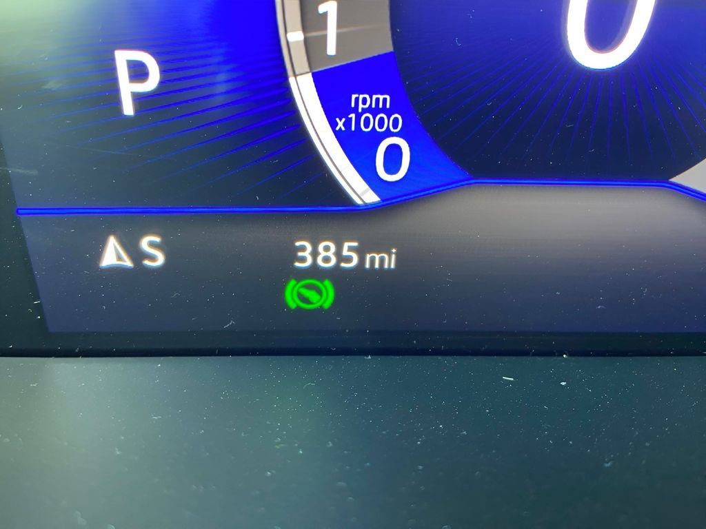 Used 2025 Volkswagen Taos SE image 5