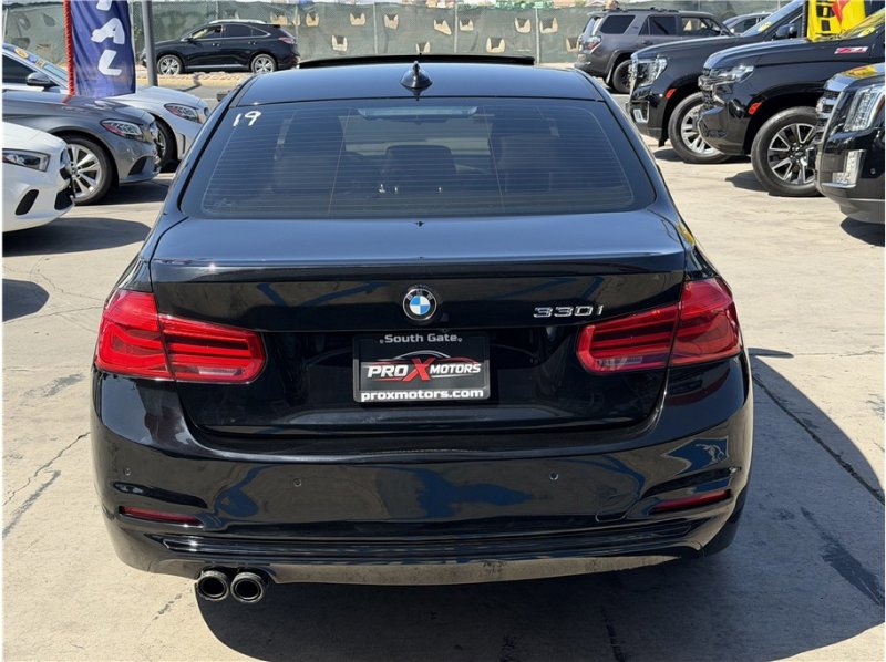Used 2017 BMW 330i Sedan RWD image 11