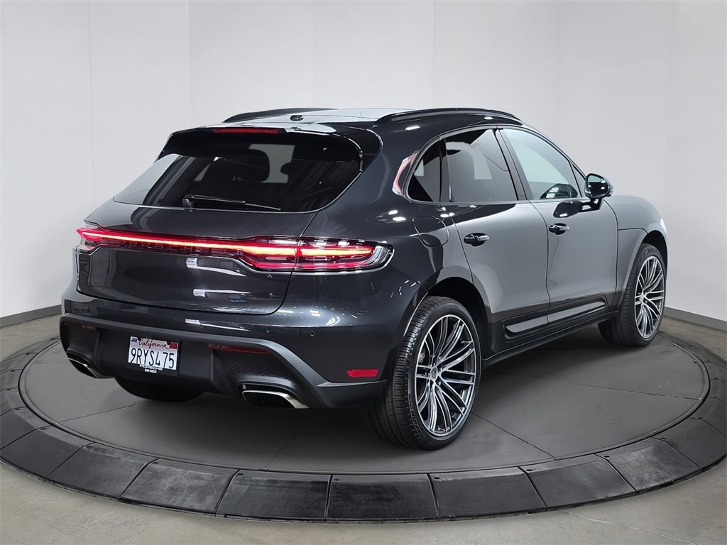 Used 2025 Porsche Macan image 7