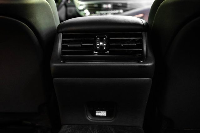 Used 2023 Lexus LS 500h AWD w/ Luxury Package image 31