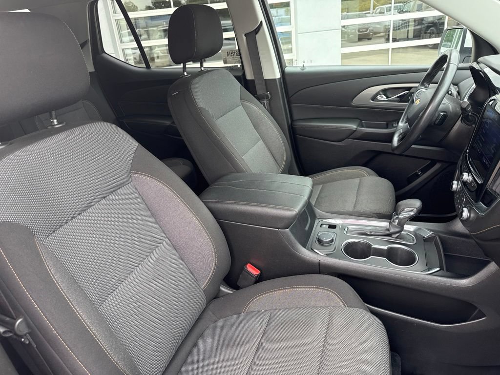 Used 2021 Chevrolet Traverse LT FWD image 41