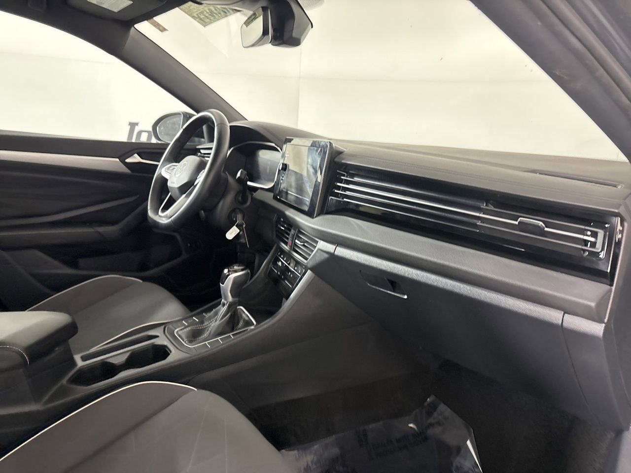 Used 2025 Volkswagen Jetta Sport FWD image 28