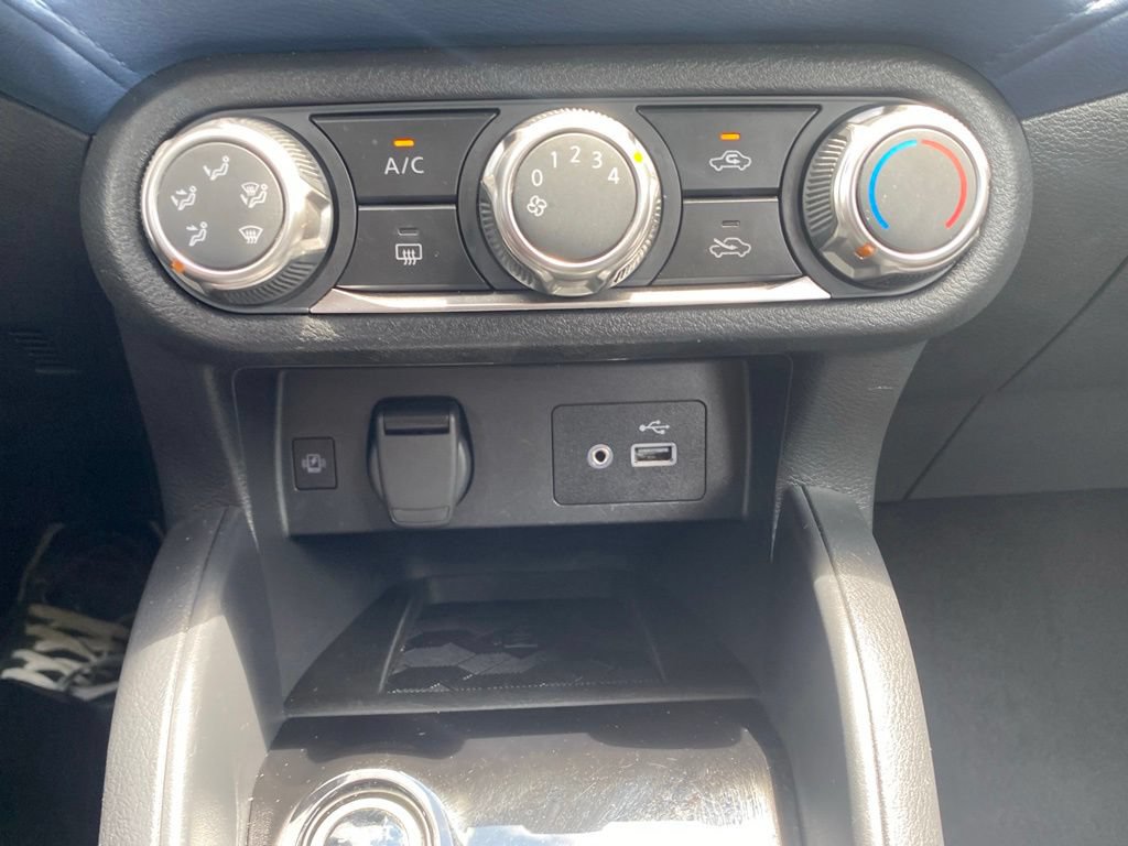 Certified 2025 Nissan Versa SV FWD image 28