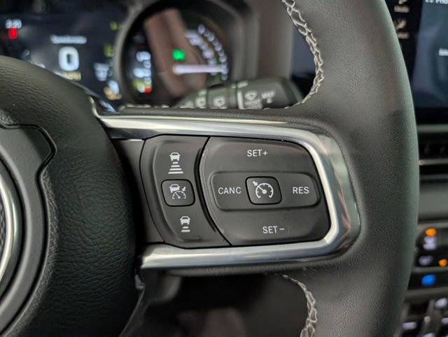 Used 2025 Jeep Wrangler Unlimited Sahara AWD/4WD image 15