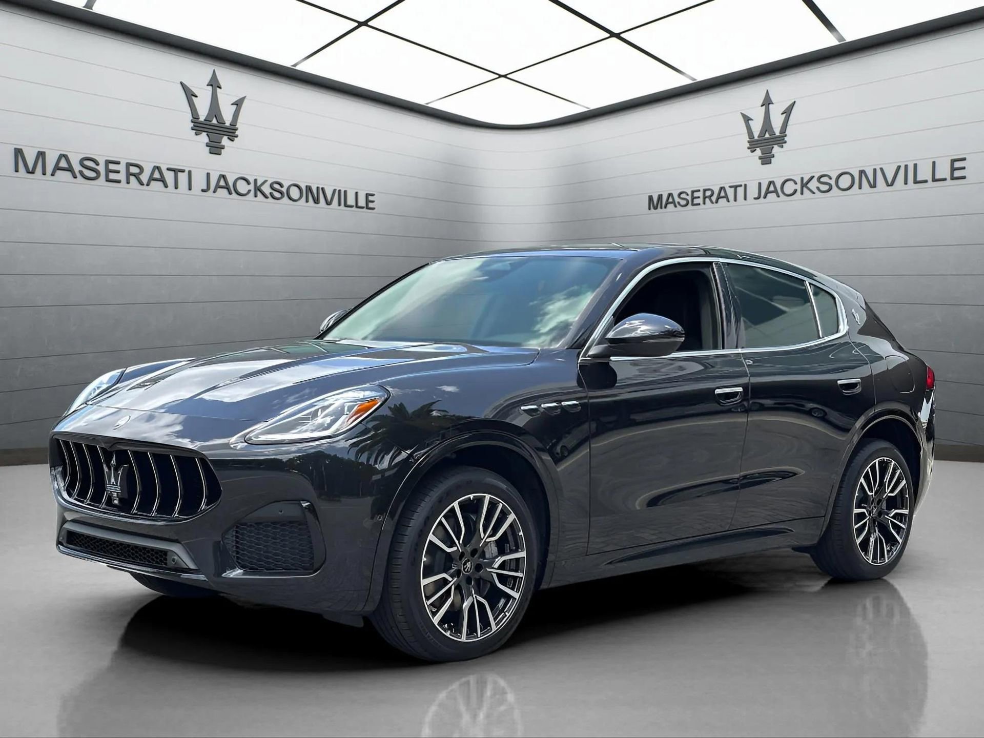 New 2025 Maserati Grecale GT image 8