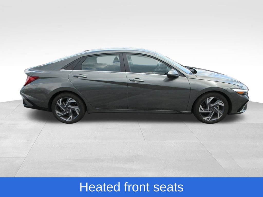 Used 2025 Hyundai Elantra SEL FWD image 7